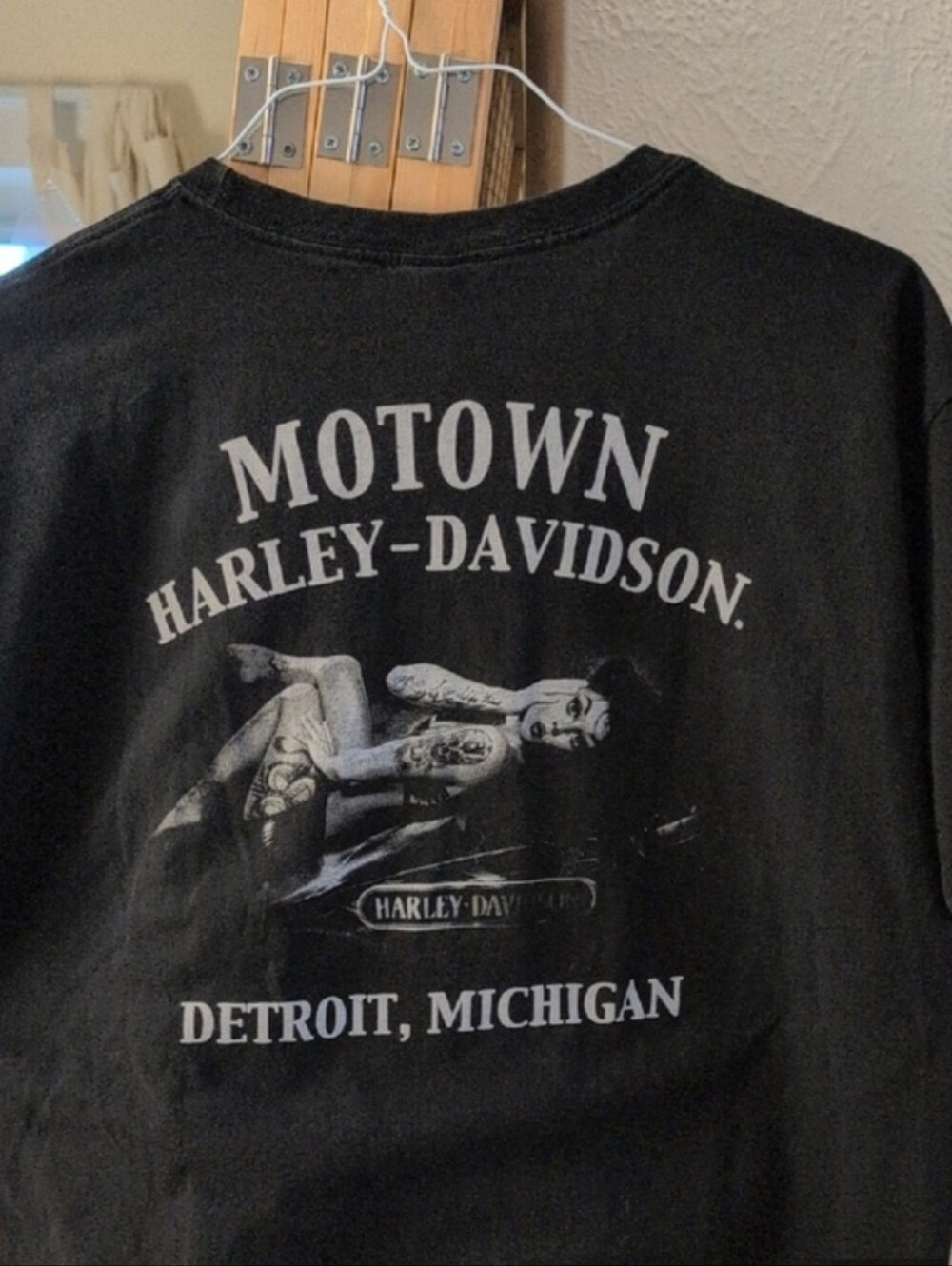 Harley-Davidson Black Tee with Gray Skull Emblem